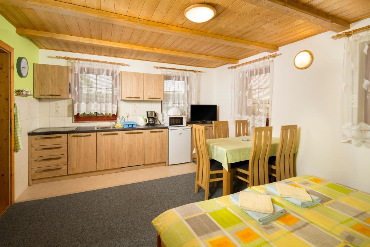 Ada Apartments Липтовски-Трновец Экстерьер фото