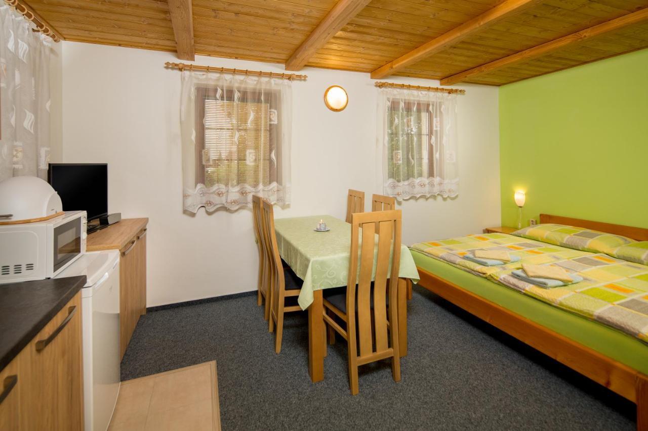 Ada Apartments Липтовски-Трновец Экстерьер фото